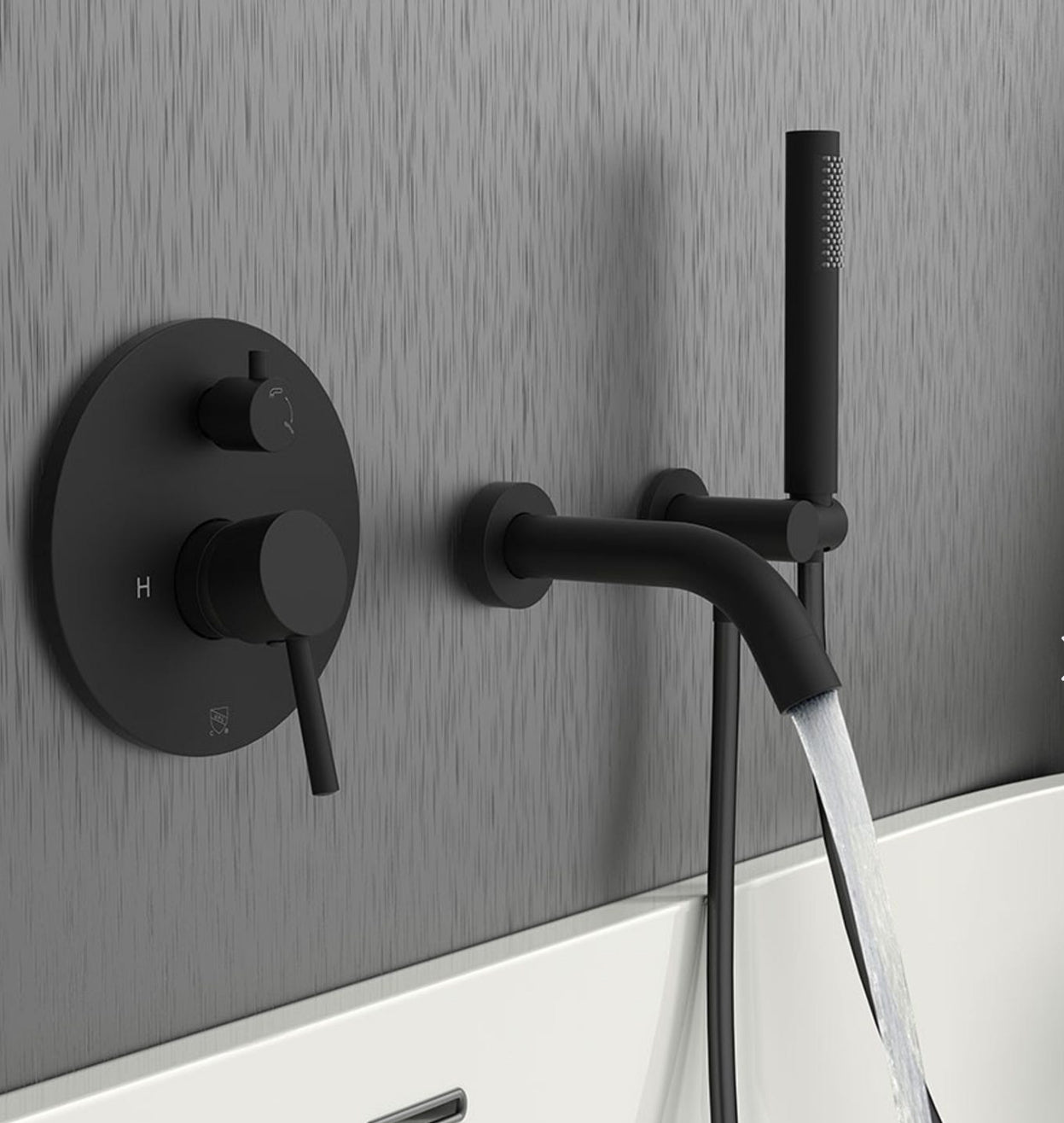 Robinet de bain mural avec douchette  AKULIVIK 2 types de fini